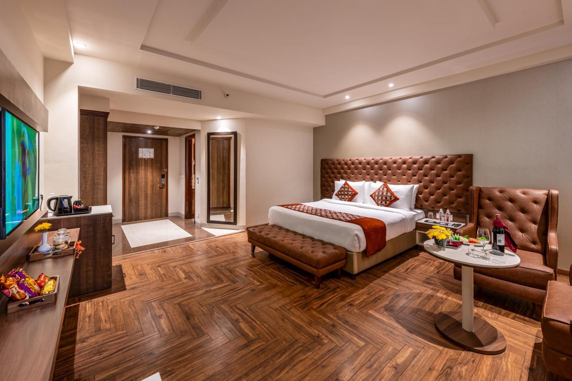 Comfort Alstonia Hotel 4*