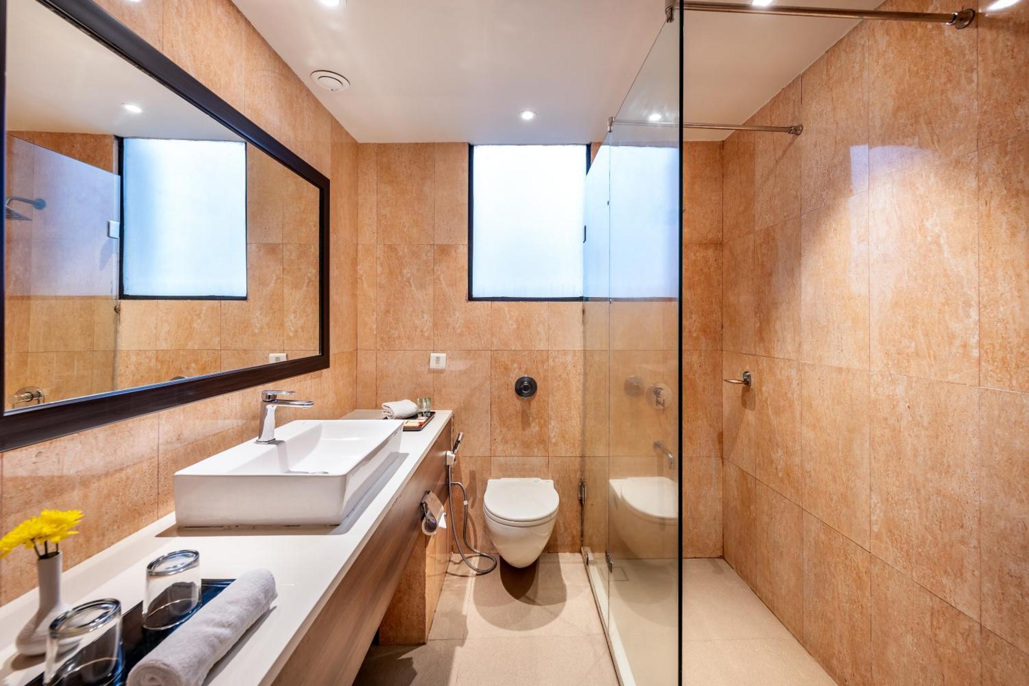 Comfort Alstonia Hotel 4*